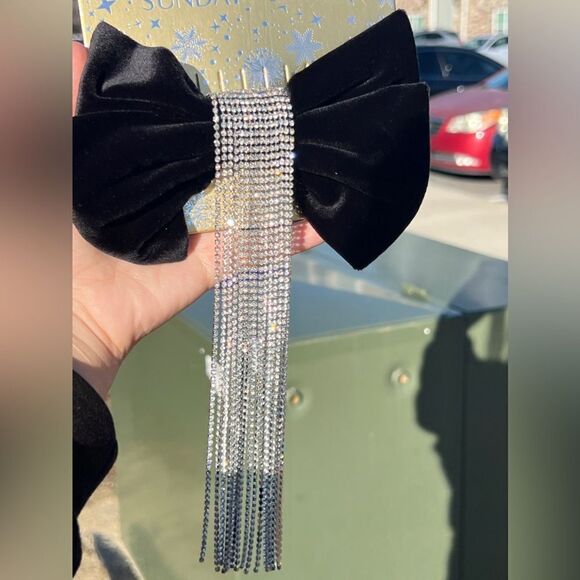 Luxury Black Velvet Bow Hair Clip with Rhinestone Fringe - Picture 7 of 8